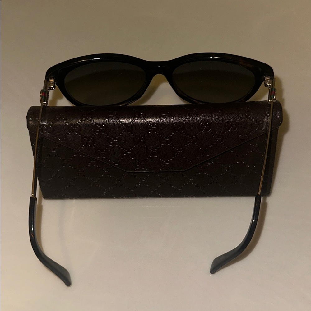 Gucci Dark Sunglasses with Embossed Case - Picture 3 of 4